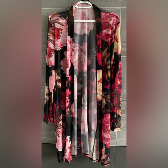 Eclipse Tops - Floral light knit cardigan